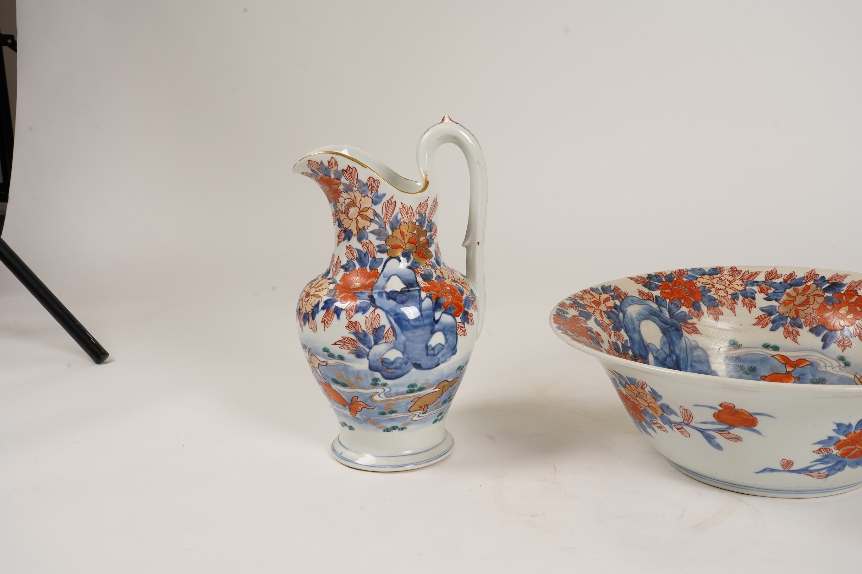 A Japanese Imari ewer and basin, late 19th century